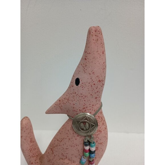 Vintage 1980s Ceramic Southwest Howling Pink Wolf Sculpture Figurine Art Decor - Picture 3 of 8